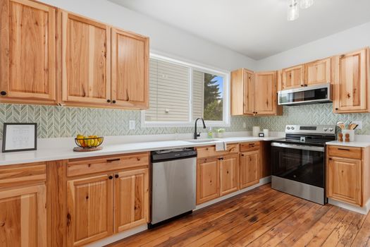 21-546NEStantonSt--104