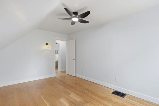 29-546 NE Stanton St - -039