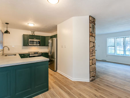 15-Ferncliff-Dr-Asheville-NC-28805-USA-011-036-Kitchen-MLS-Size