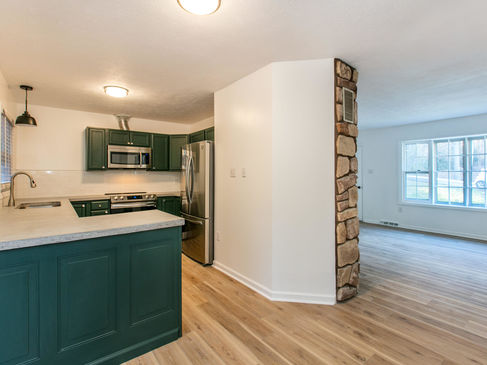 15-Ferncliff-Dr-Asheville-NC-28805-USA-011-036-Kitchen-MLS-Size