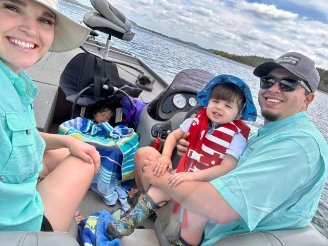 Ava Fernandez family