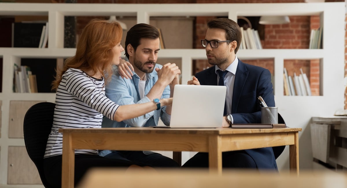 Balancing the Risks and Rewards of Co-Buying
