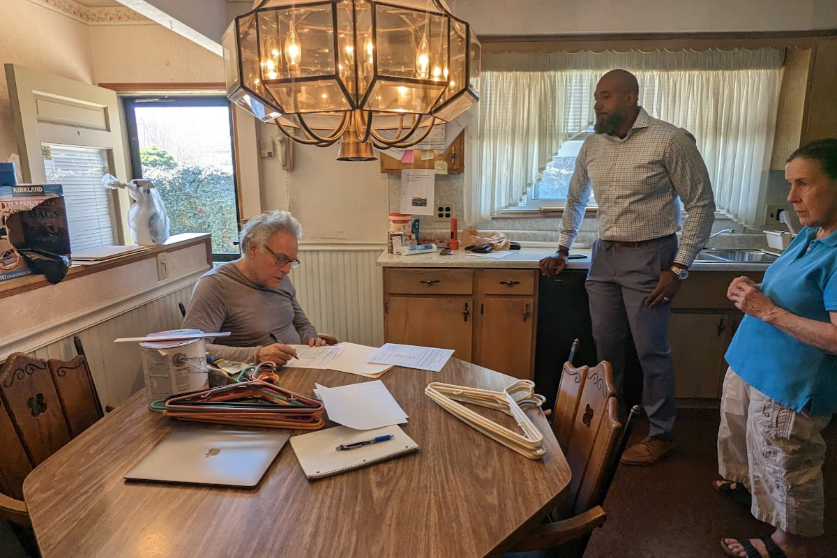 Sell with Anomaly Realy Estate Advisors