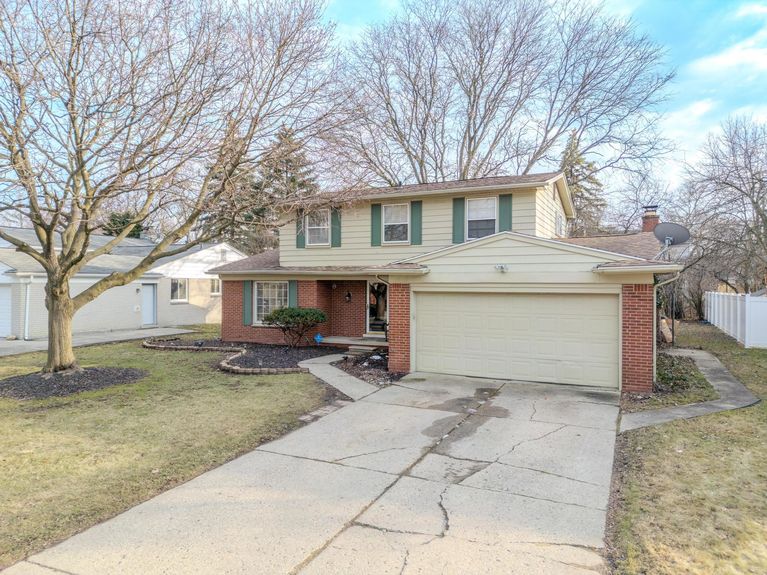 21709 Virginia Front-3