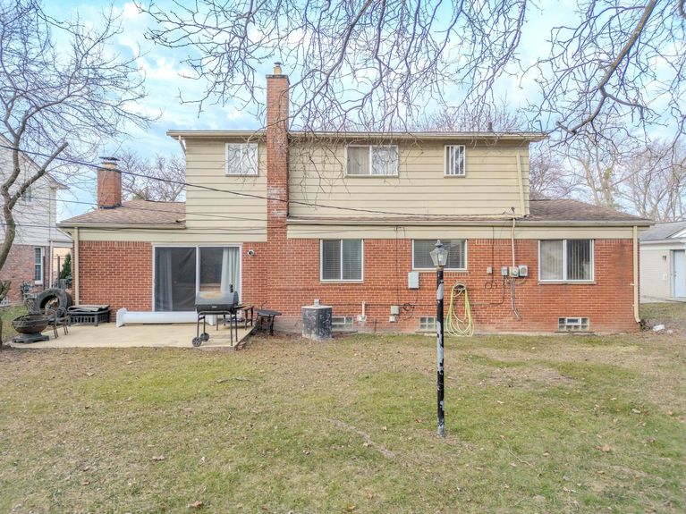 21709 Virginia rear-3