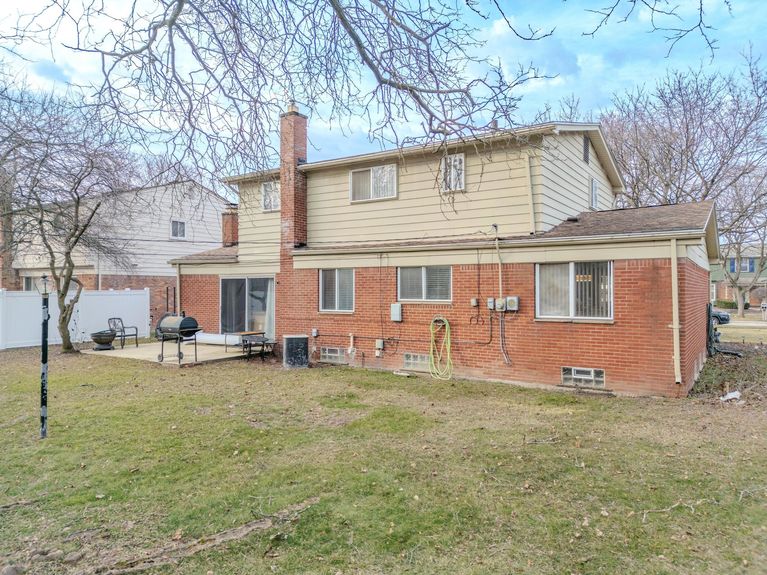 21709 Virginia rear-2