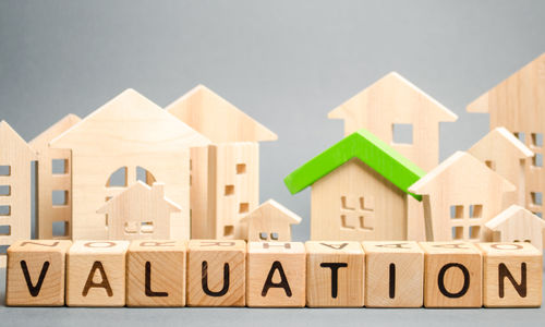 Valuation vs Evaluation of a Property
