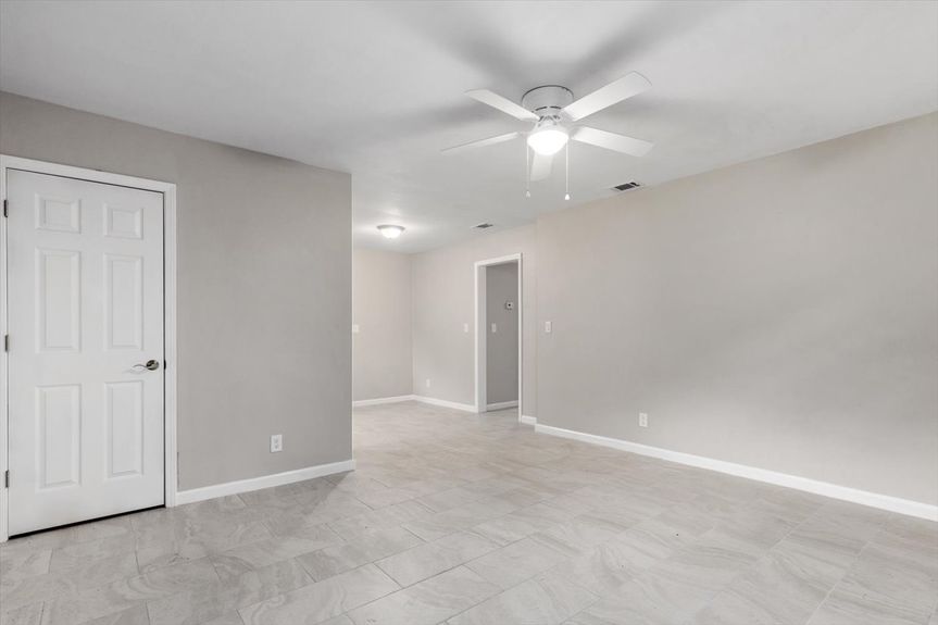 12-982 Granville Rd,-12