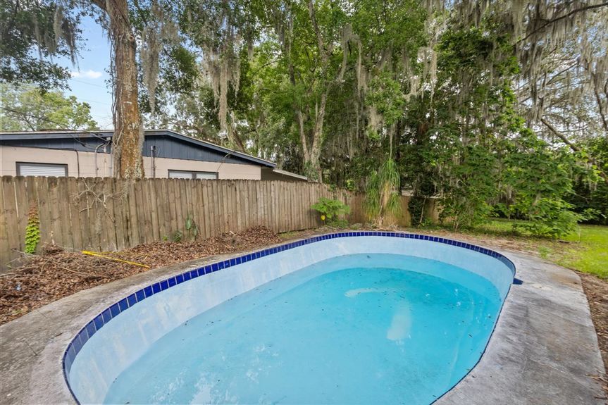 21-982 Granville Rd,-21