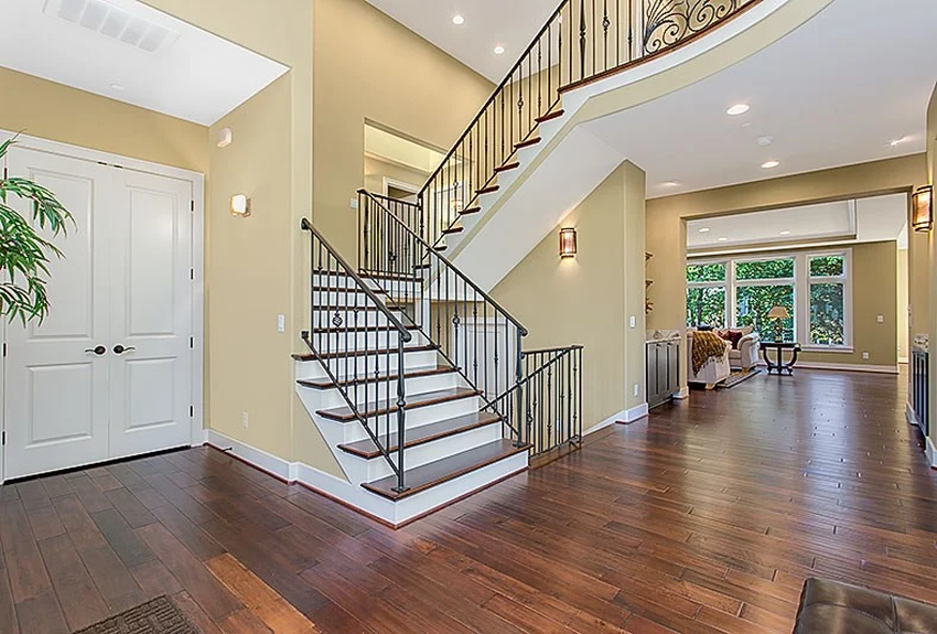 10020 NE 21st St – Bellevue Entry