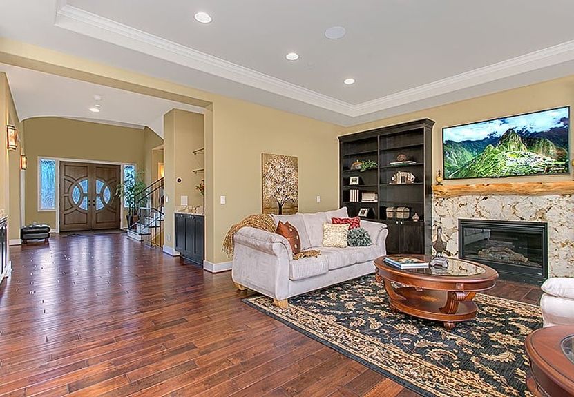 10020 NE 21st St – Bellevue Living-room-2