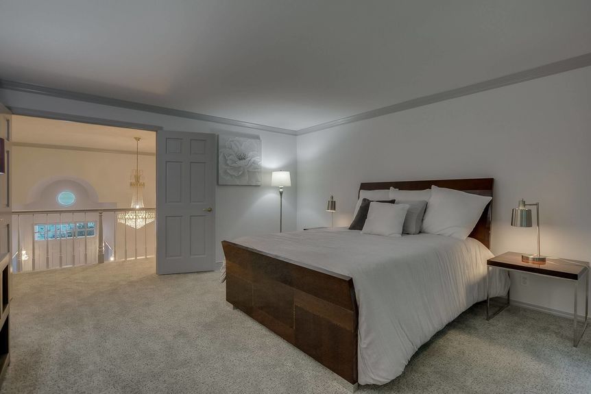 18009 SE 40th Pl – Bellevue – 020-Upper-Master-2