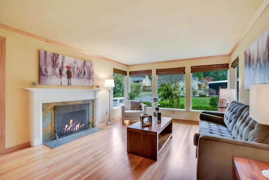 6109 120th Pl NE – Kirkland – 003-Living-Room