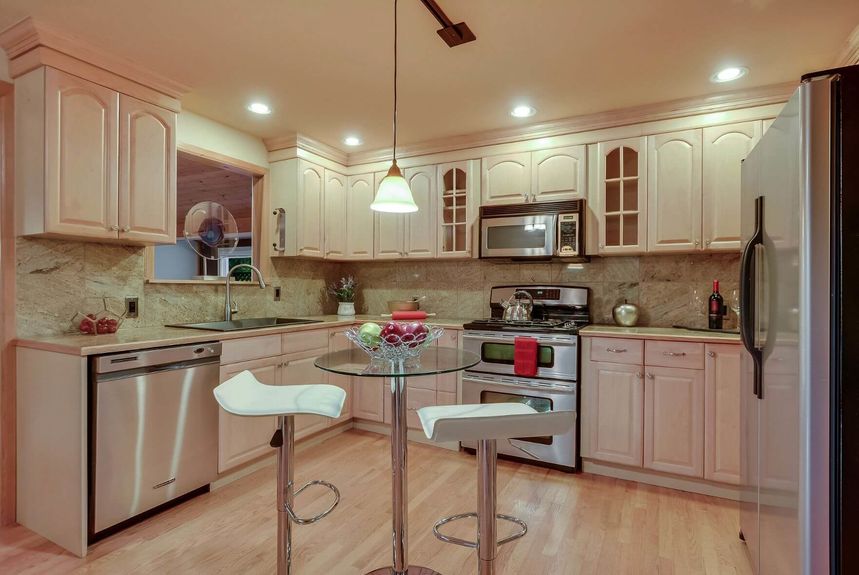 6109 120th Pl NE – Kirkland – 008-Kitchen-1