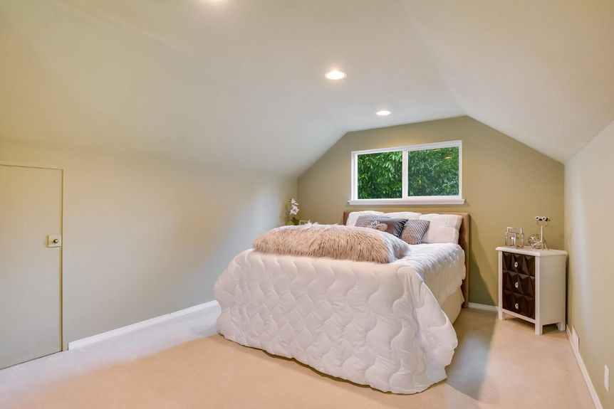 6109 120th Pl NE – Kirkland – 012-Master-Bedroom