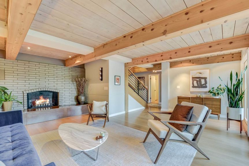 9306 72n St &#8211; Mercer Island &#8211; 005-Living-Room-2