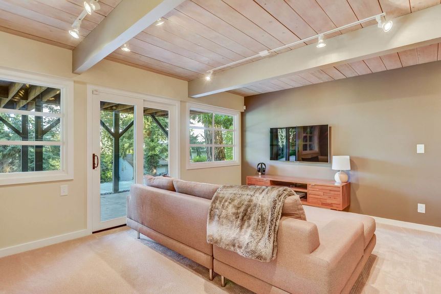 9306 72n St &#8211; Mercer Island &#8211; 010-Family-Room