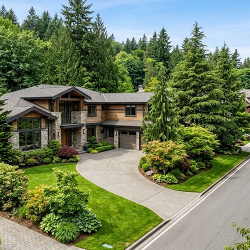 Comparing Real Estate in Bellevue vs Mercer Island, WA for 2026