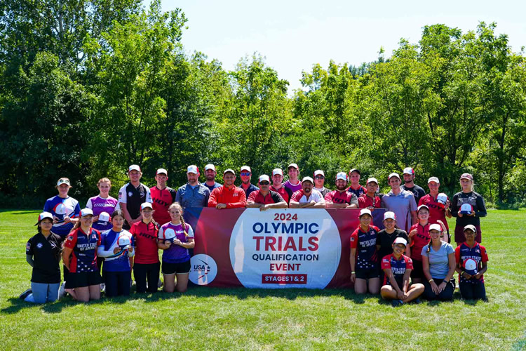 010923195524-team pic small