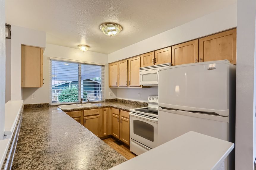 6600 Zang St – Web Quality – 011 – 14 Kitchen
