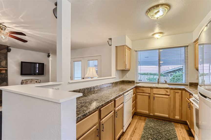 6600 Zang St – Web Quality – 012 – 15 Kitchen