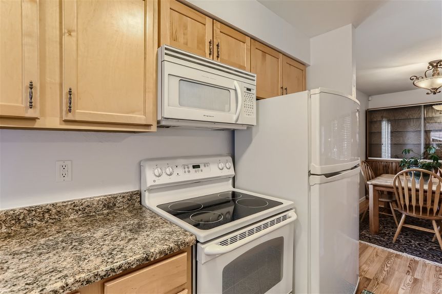 6600 Zang St – Web Quality – 014 – 17 Kitchen