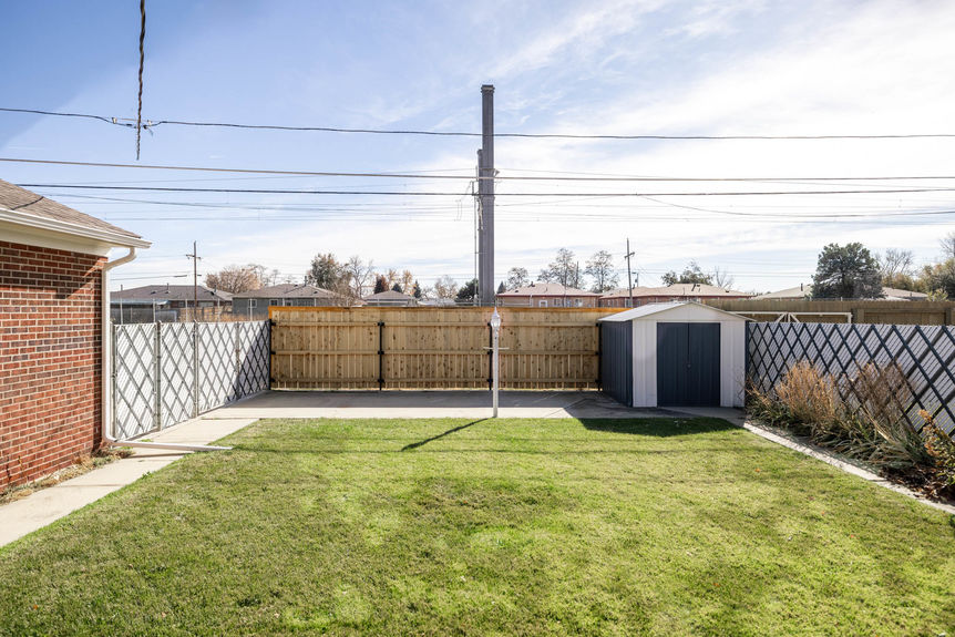 8640 Clara Belle Dr-017