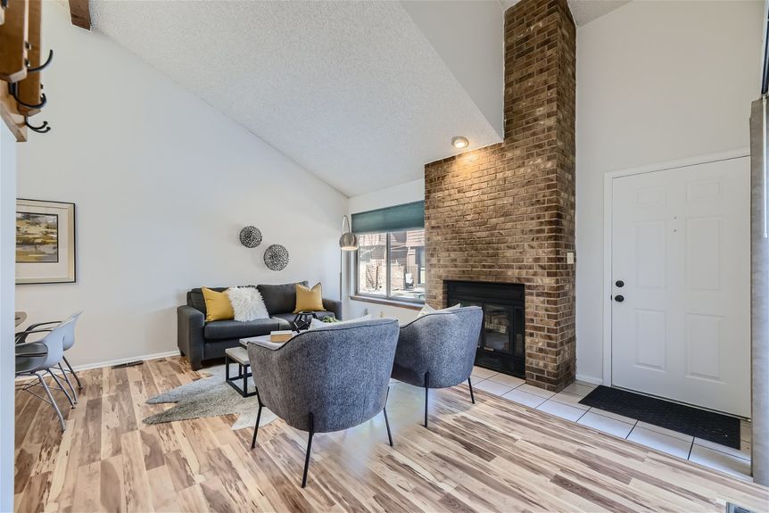 Lauryn Dempsey – 2685 s Dayton way Unit 93 – Web Quality – 009 – 06 Living Room