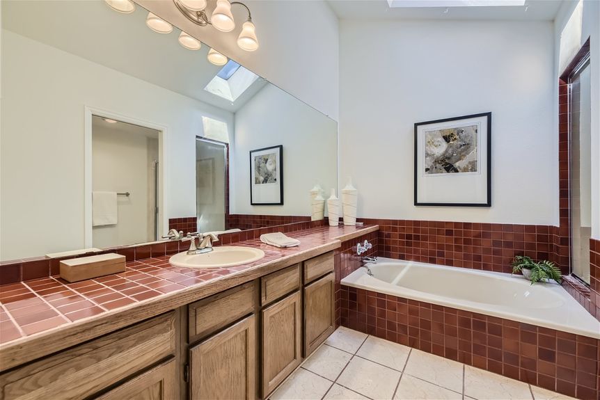 Lauryn Dempsey – 2685 s Dayton way Unit 93 – Web Quality – 027 – 22 2nd Floor Primary Bathroom