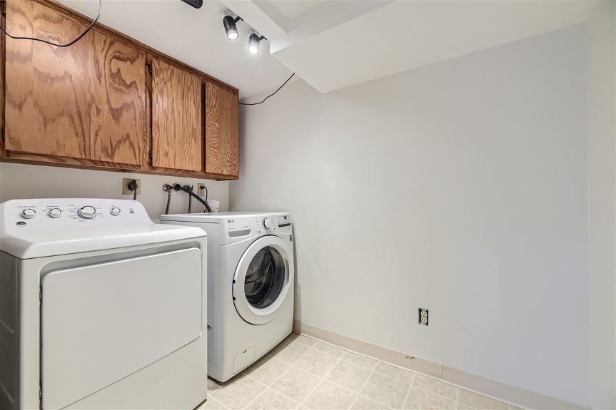 Lauryn Dempsey – 2685 s Dayton way Unit 93 – Web Quality – 031 – 27 Lower Level Laundry Room