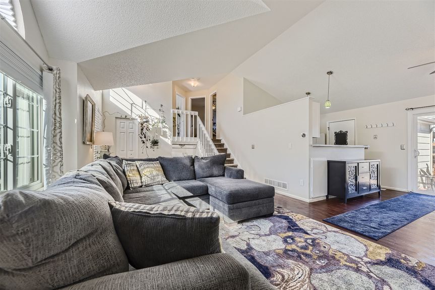 Lauryn Dempsey Dempsey Group Arvada Realtor48 N Quicksilver Ave &#8211; MLS Sized &#8211; 010 &#8211; 06 Living Room