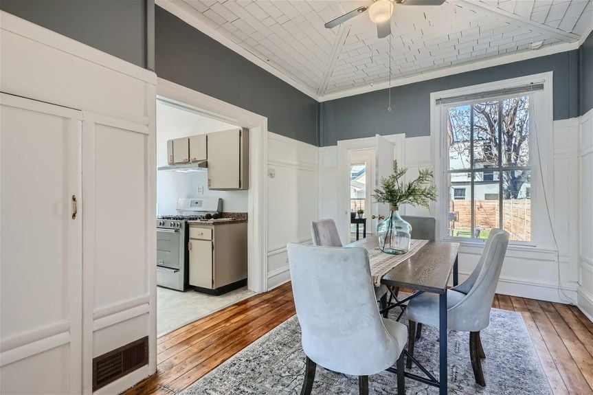 1439 Emerson St – Lauryn Dempsey Dempsey Group – 014 – 10 Dining Room