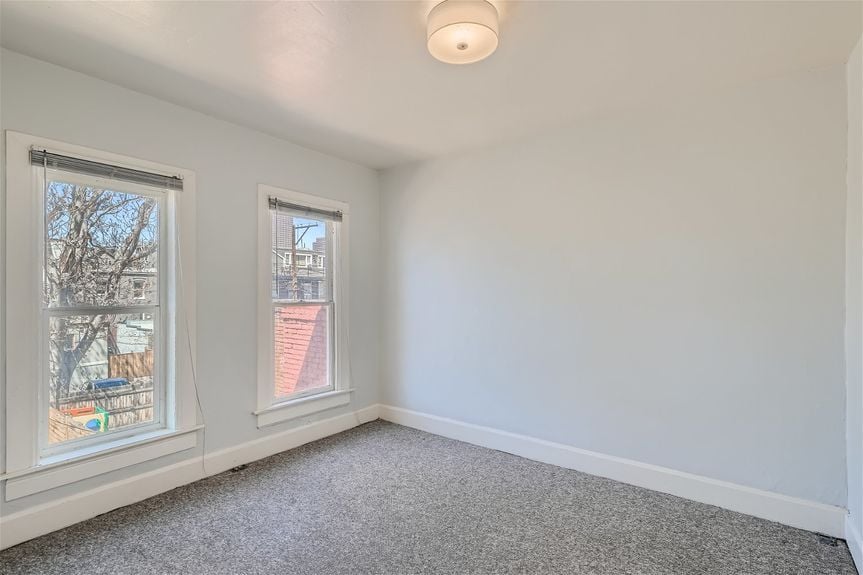 1439 Emerson St – Lauryn Dempsey Dempsey Group – 027 – 24 2nd Floor Bedroom