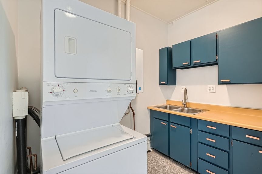 1439 Emerson St – Lauryn Dempsey Dempsey Group – 030 – 27 2nd Floor Laundry Room
