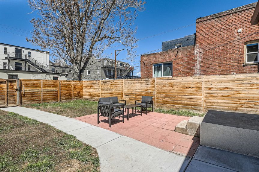 1439 Emerson St – Lauryn Dempsey Dempsey Group – 031 – 28 Patio