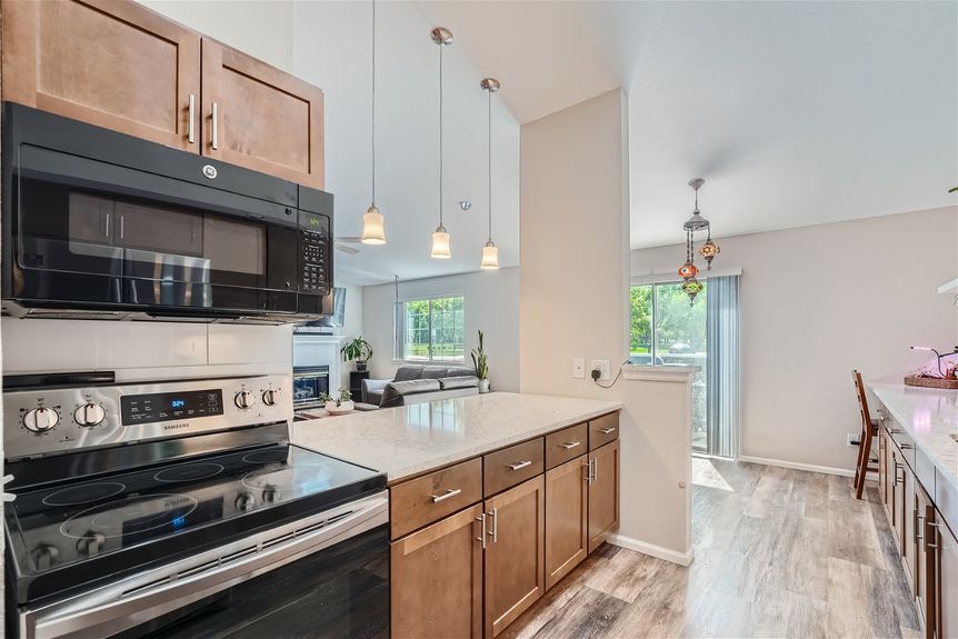 8408 everett way unit a &#8211; Lauryn Dempsey Dempsey Group &#8211; 013 &#8211; 15 Kitchen