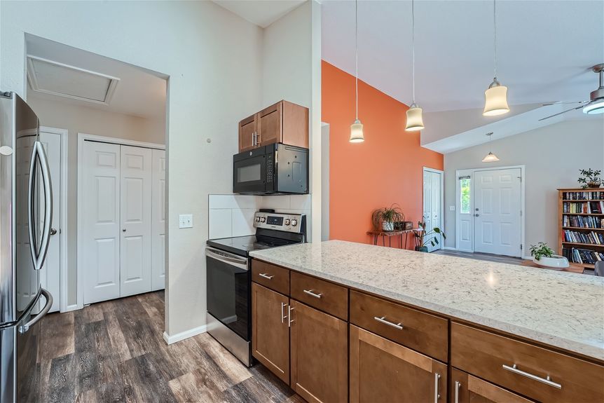 8408 everett way unit a &#8211; Lauryn Dempsey Dempsey Group &#8211; 014 &#8211; 16 Kitchen