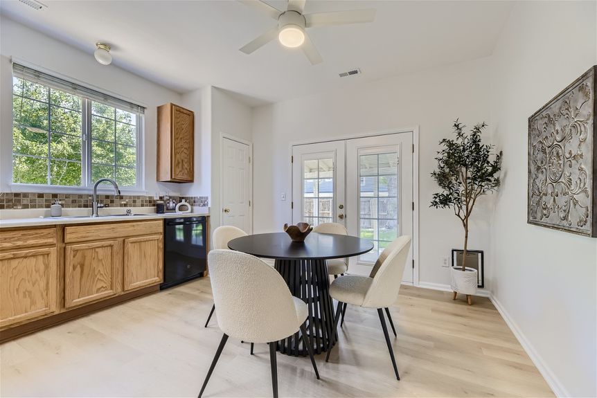 1344 n stratton avenue – Lauryn Dempsey Dempsey Group – 016 – 14 Breakfast Area