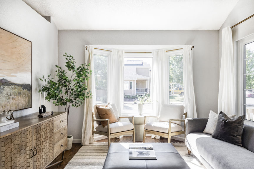 Maximize Curb Appeal: Take Exterior Photos Now!