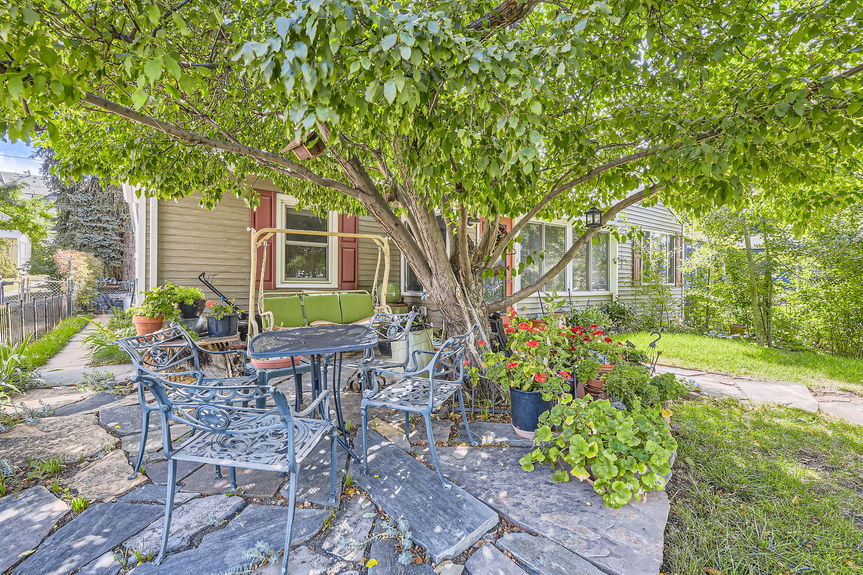 6076 S Sycamore St &#8211; Lauryn Dempsey Dempsey Group &#8211; 004 &#8211; 05 Front Patio