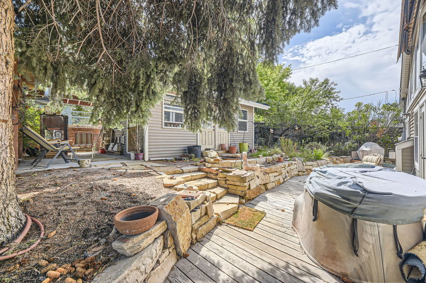 6076 S Sycamore St &#8211; Lauryn Dempsey Dempsey Group &#8211; 005 &#8211; 07 Deck