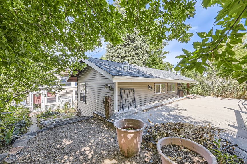 6076 S Sycamore St &#8211; Lauryn Dempsey Dempsey Group &#8211; 008 &#8211; 10 Backyard