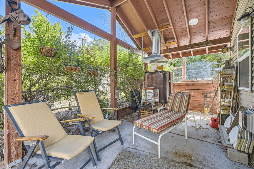 6076 S Sycamore St &#8211; Lauryn Dempsey Dempsey Group &#8211; 011 &#8211; 14 Studio Patio