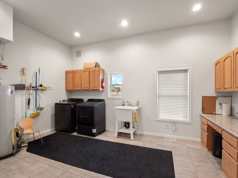 32 Dempsey Group #8031 - Lauryn Dempsey - 8415 W 80th Ave-33