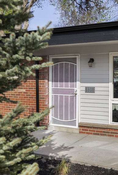 5930 Dudley - Lauryn Dempsey Dempsey Group (10)