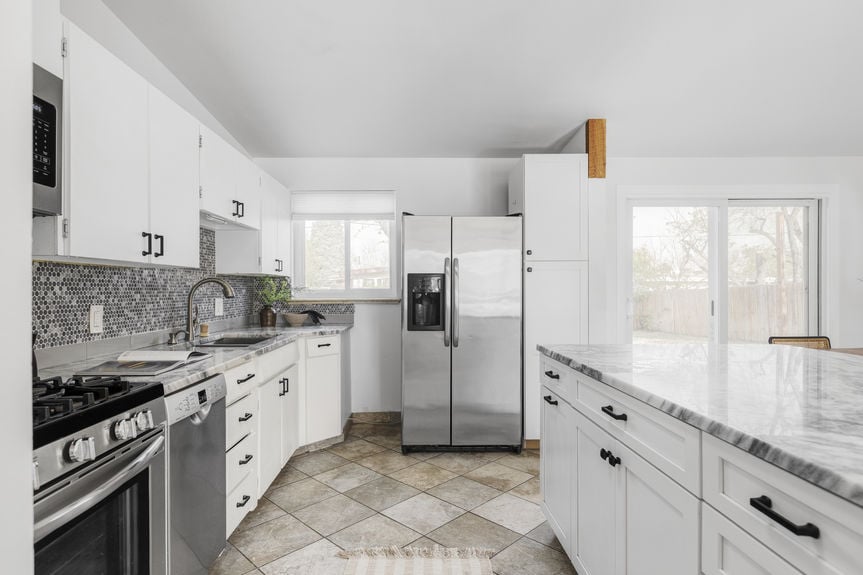 5930 Dudley - Lauryn Dempsey Dempsey Group (21)