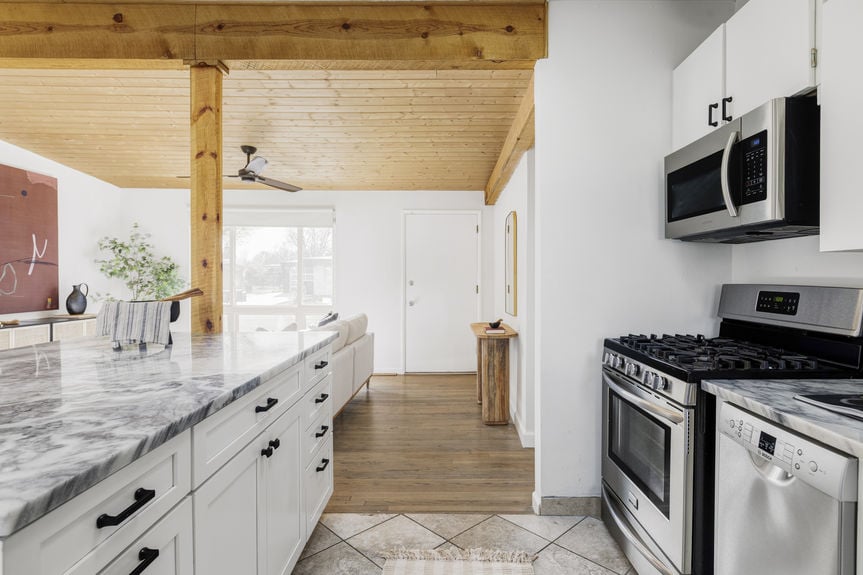 5930 Dudley - Lauryn Dempsey Dempsey Group (23)