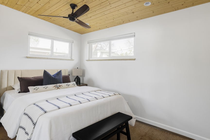 5930 Dudley - Lauryn Dempsey Dempsey Group (26)