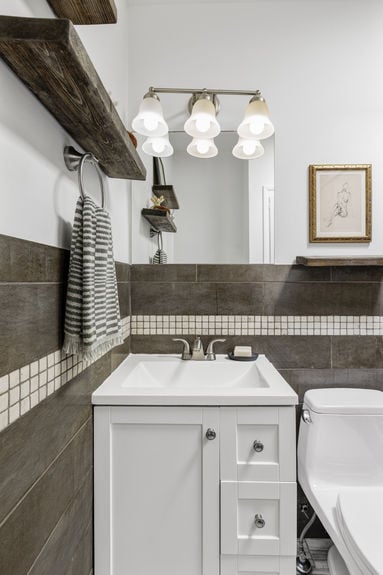 5930 Dudley - Lauryn Dempsey Dempsey Group (31)