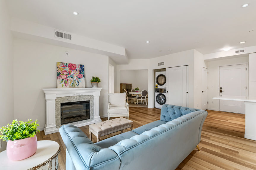 2 7357 Grandview Avenue Unit 203 - Lauryn Dempsey Dempsey Group - 006 - 06 Living Room